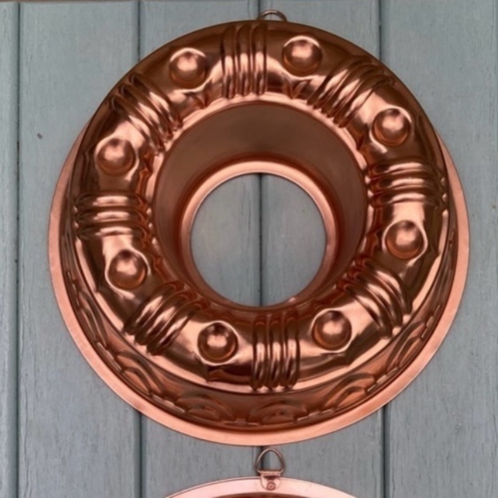 Vintage - Copper color gelatin mold/wall decoration. Excellent shape. 1 left